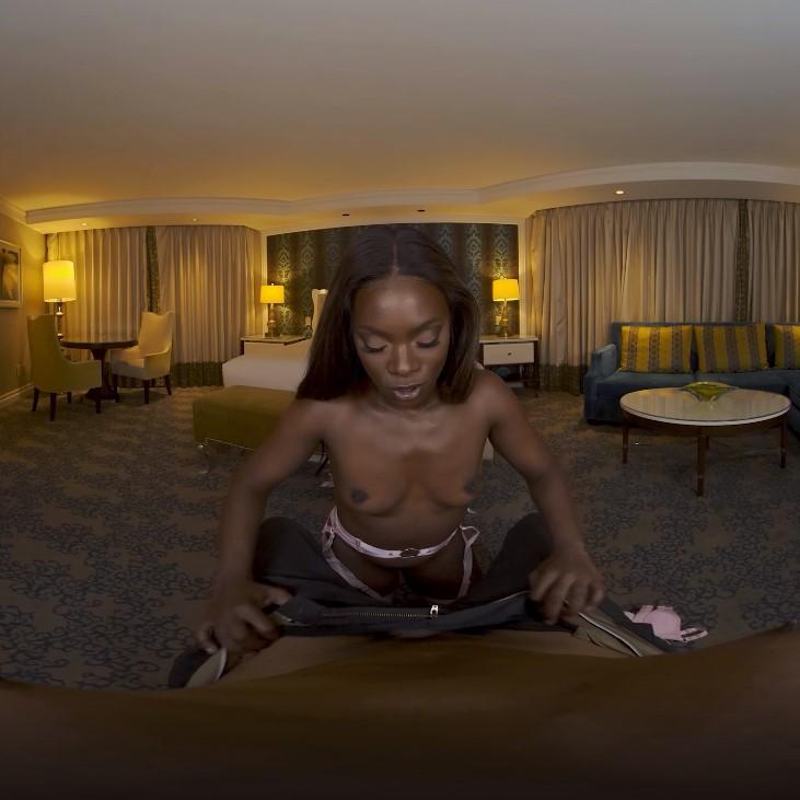 Super fit babe VR Porn Video